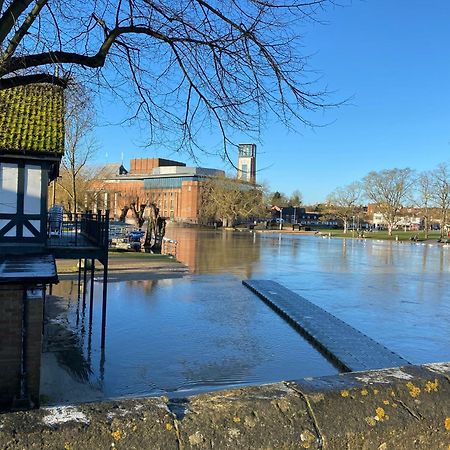 Stratford Upon Avon: 2 Bed Town Centre Apartment, Parking For One Car Экстерьер фото