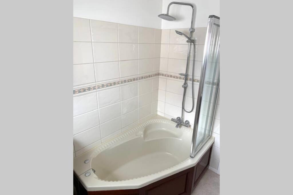 Stratford Upon Avon: 2 Bed Town Centre Apartment, Parking For One Car Экстерьер фото